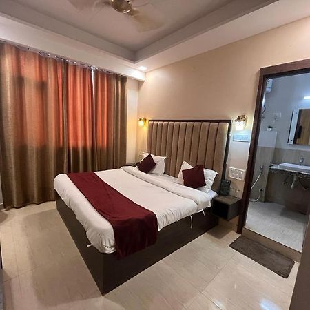 The Divine Oak Hotel Katra  Ngoại thất bức ảnh
