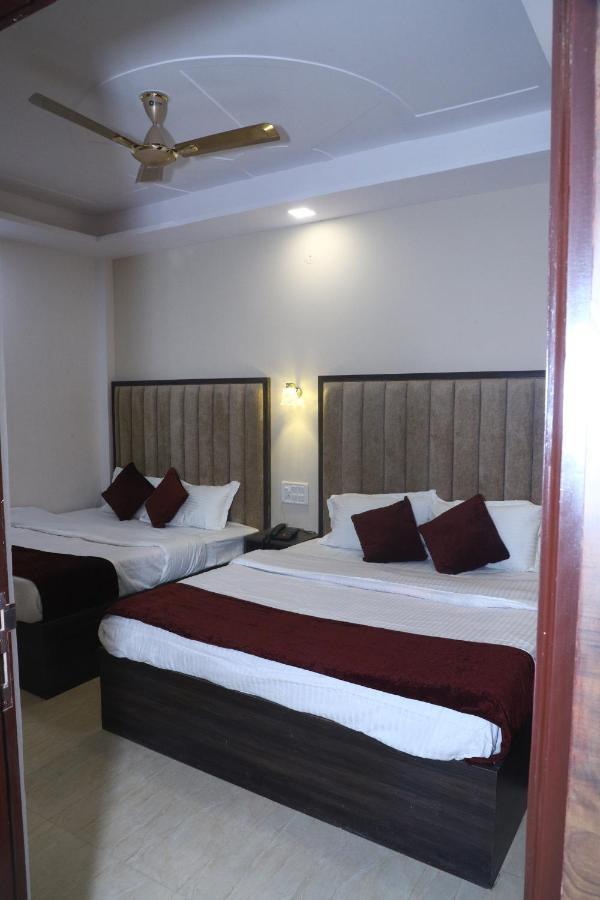 The Divine Oak Hotel Katra  Ngoại thất bức ảnh