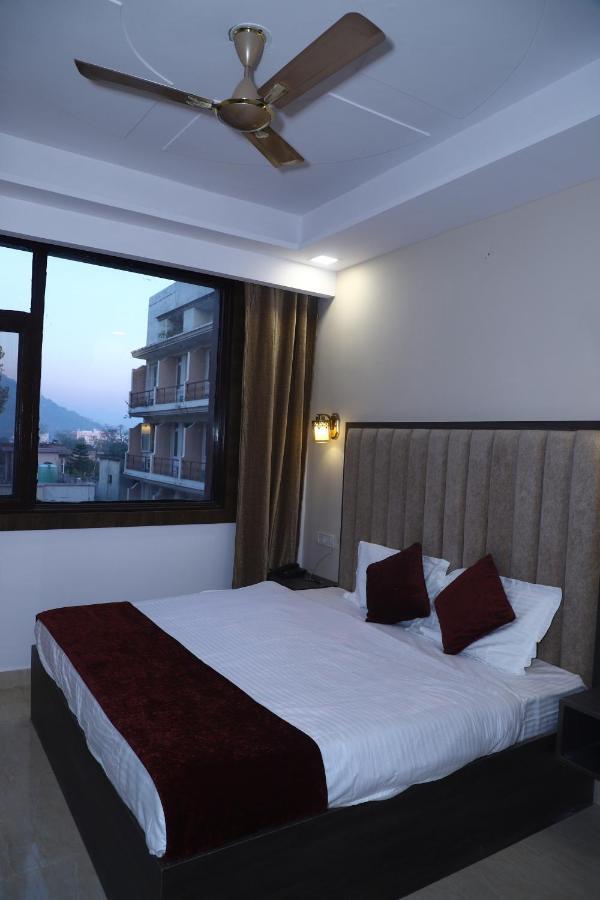The Divine Oak Hotel Katra  Ngoại thất bức ảnh