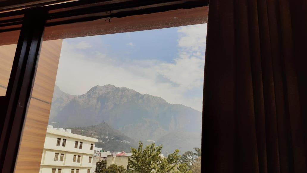 The Divine Oak Hotel Katra  Ngoại thất bức ảnh