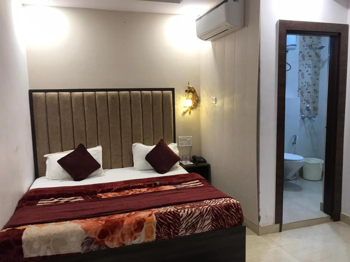 The Divine Oak Hotel Katra  Ngoại thất bức ảnh