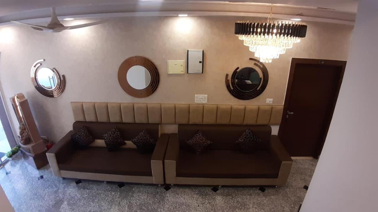 The Divine Oak Hotel Katra  Ngoại thất bức ảnh
