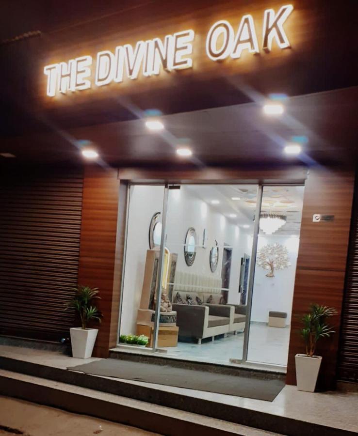 The Divine Oak Hotel Katra  Ngoại thất bức ảnh