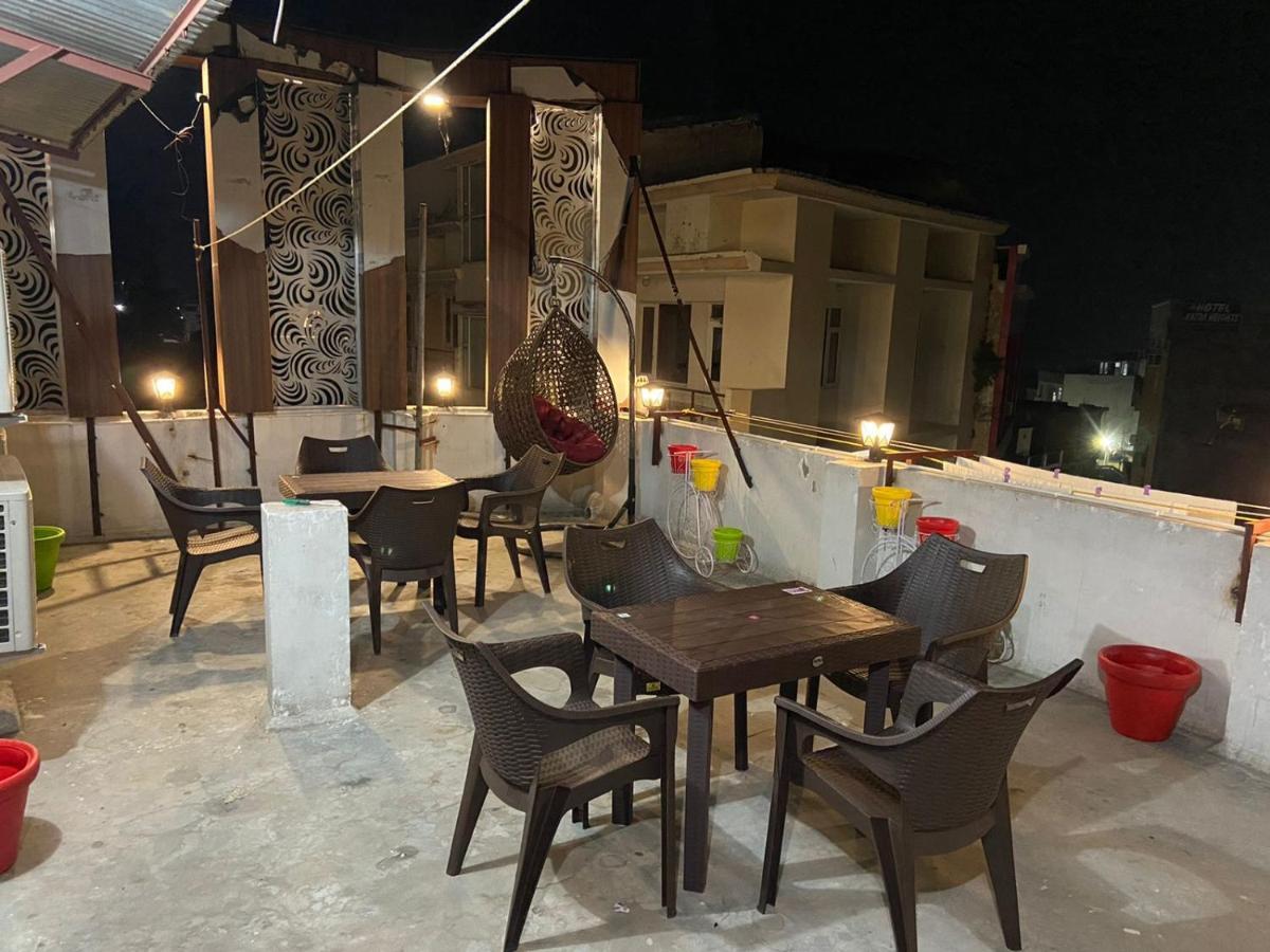 The Divine Oak Hotel Katra  Ngoại thất bức ảnh