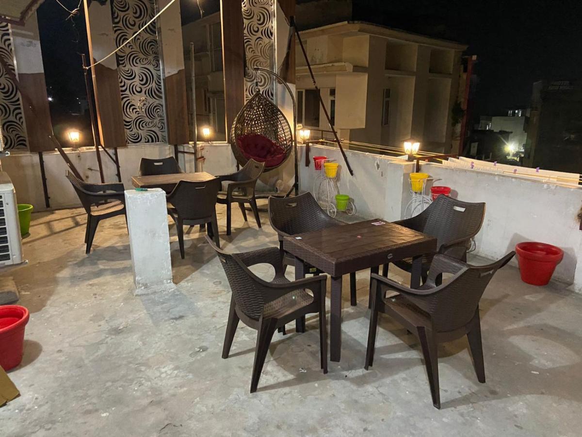 The Divine Oak Hotel Katra  Ngoại thất bức ảnh