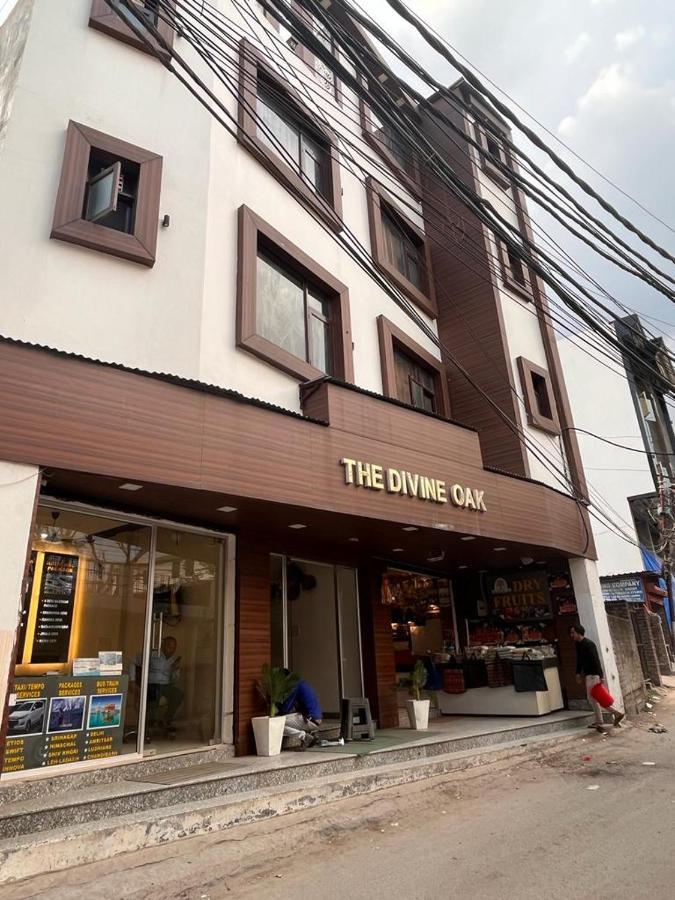 The Divine Oak Hotel Katra  Ngoại thất bức ảnh